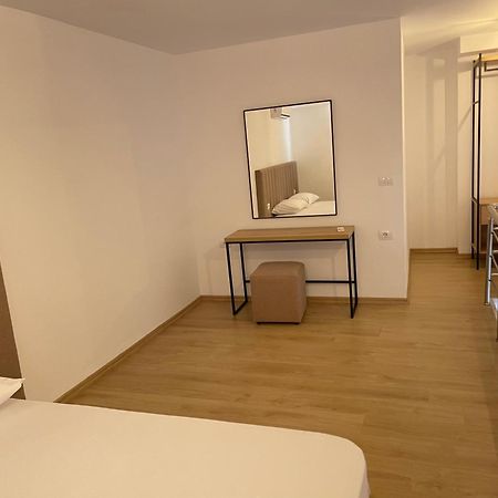 Sunrose Residences Sarande Luaran gambar