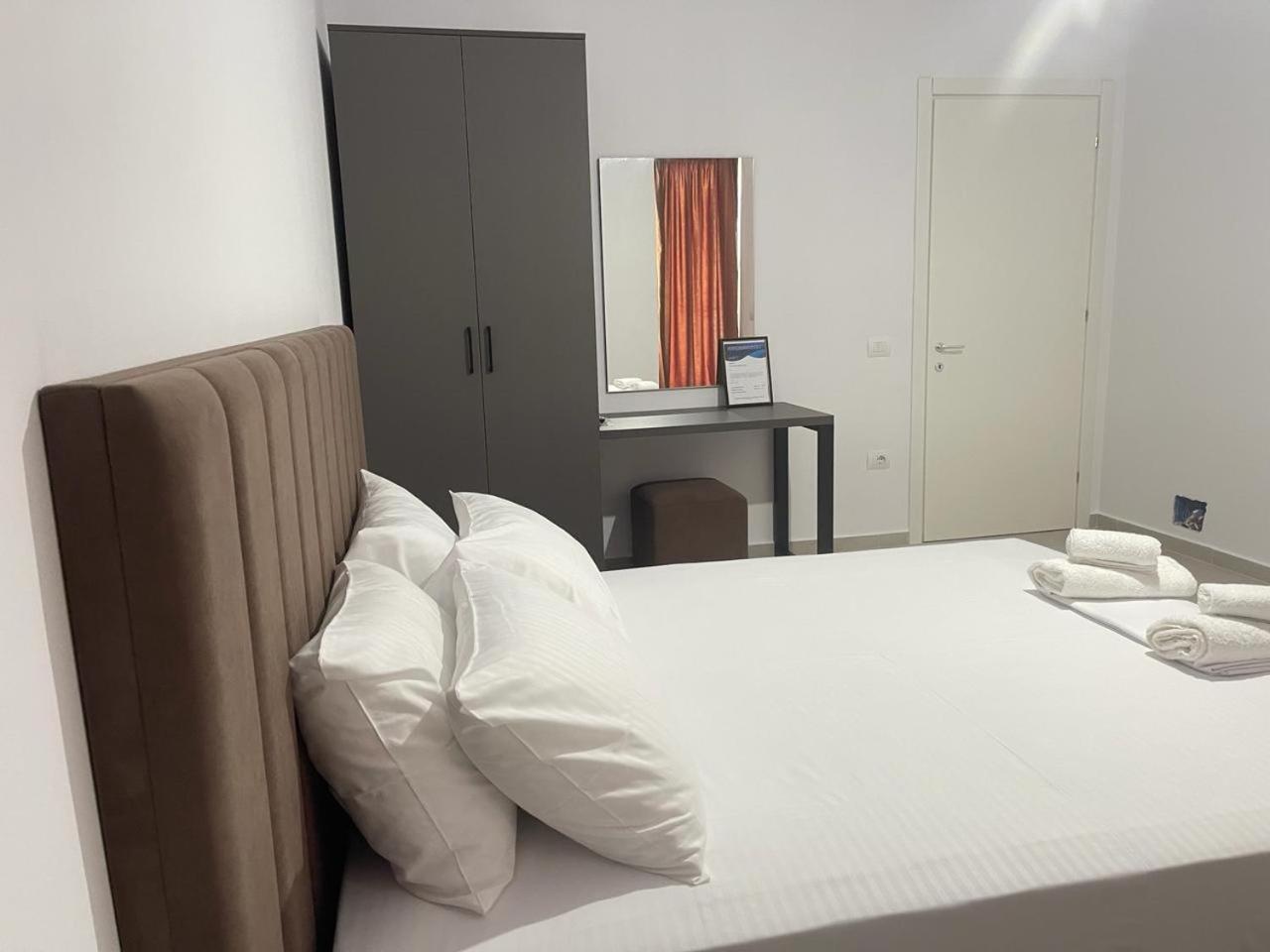 Sunrose Residences Sarande Luaran gambar