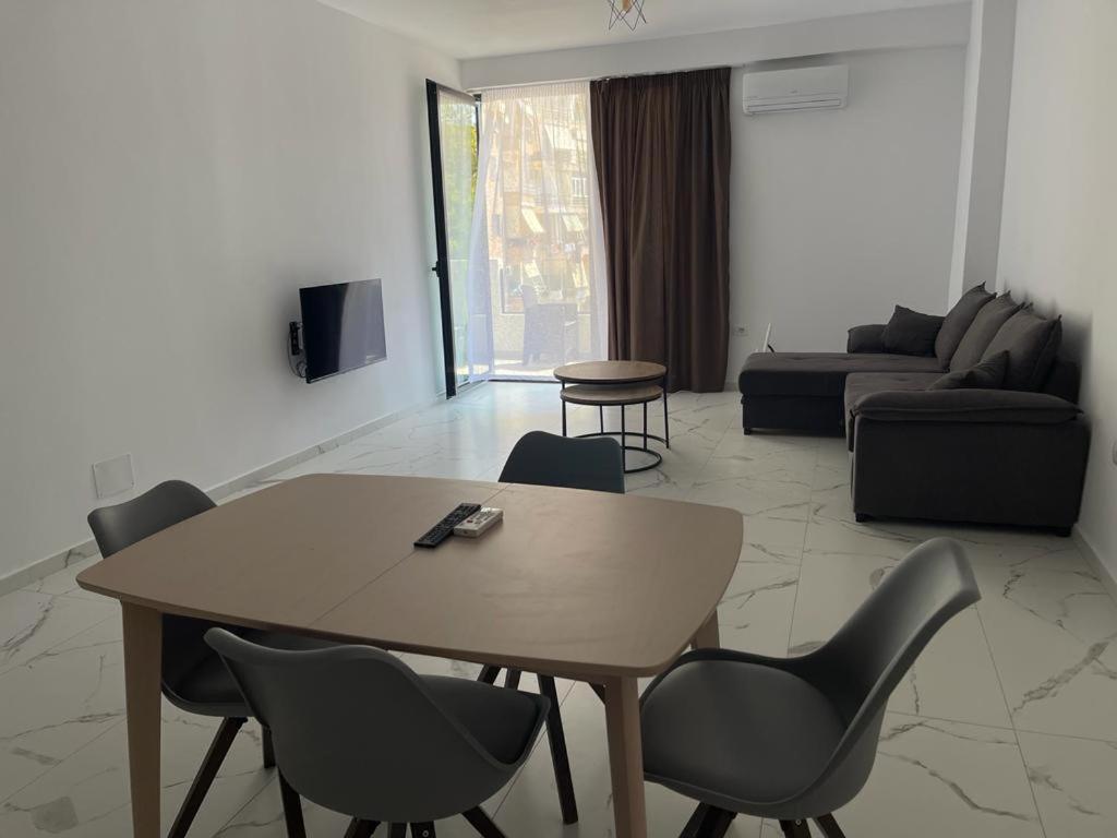 Sunrose Residences Sarande Luaran gambar