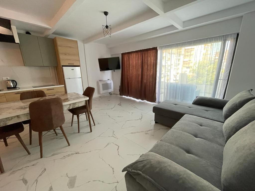 Sunrose Residences Sarande Luaran gambar